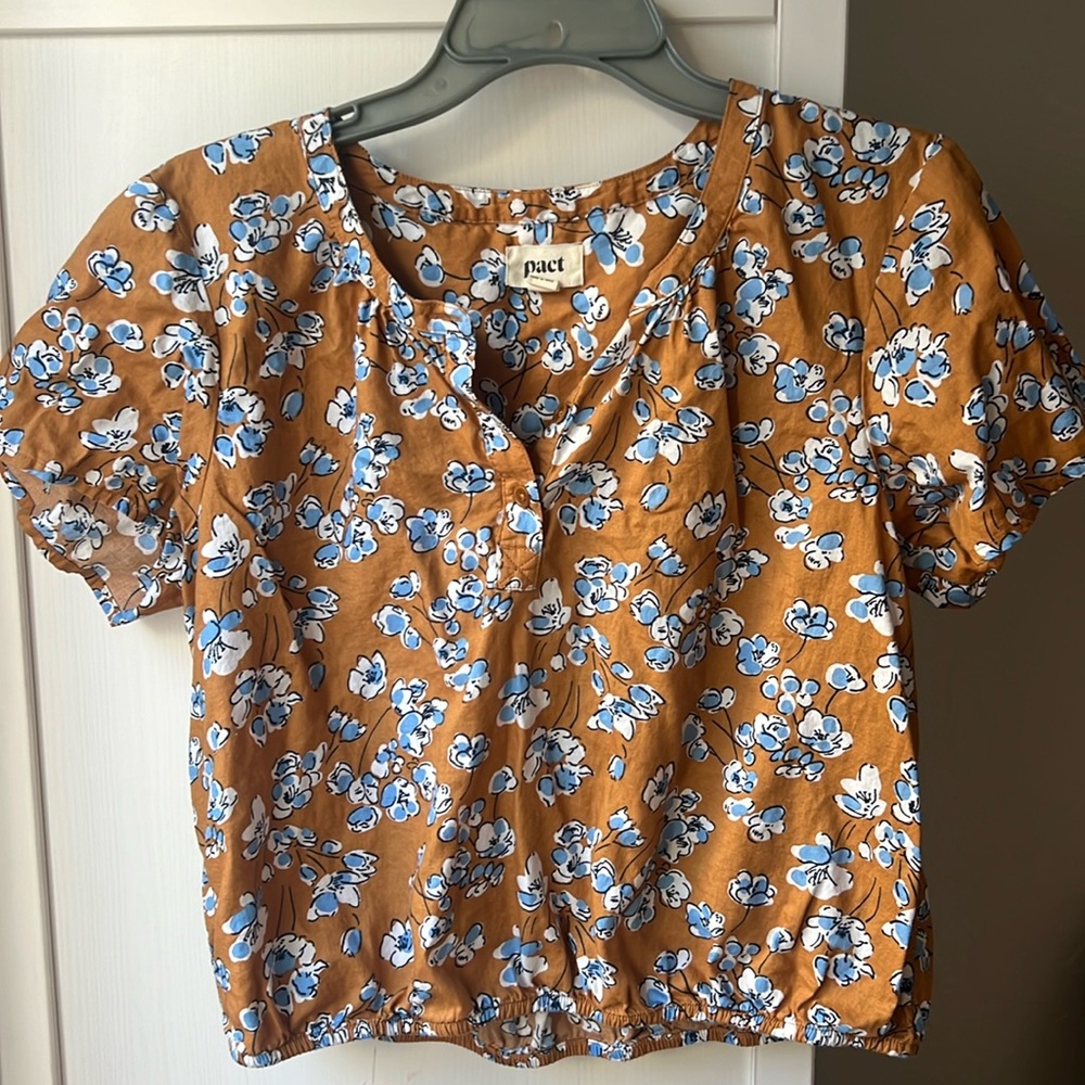 Pact Floral short sleeved top